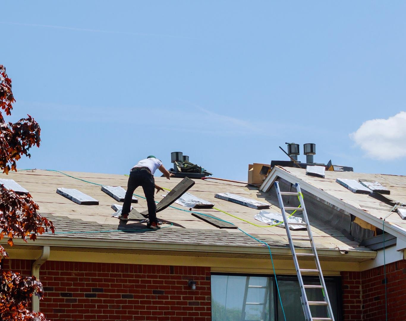Trusted roofing company near me in Gresham, OR specializing in roof repair, replacement, and inspections